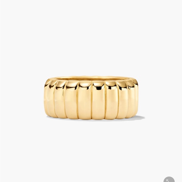 Mejuri Gold Ribbed Ring - Picture 2 of 5